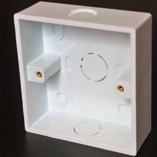 PATTRESS OR CONDUIT BOX 3 X 3MM