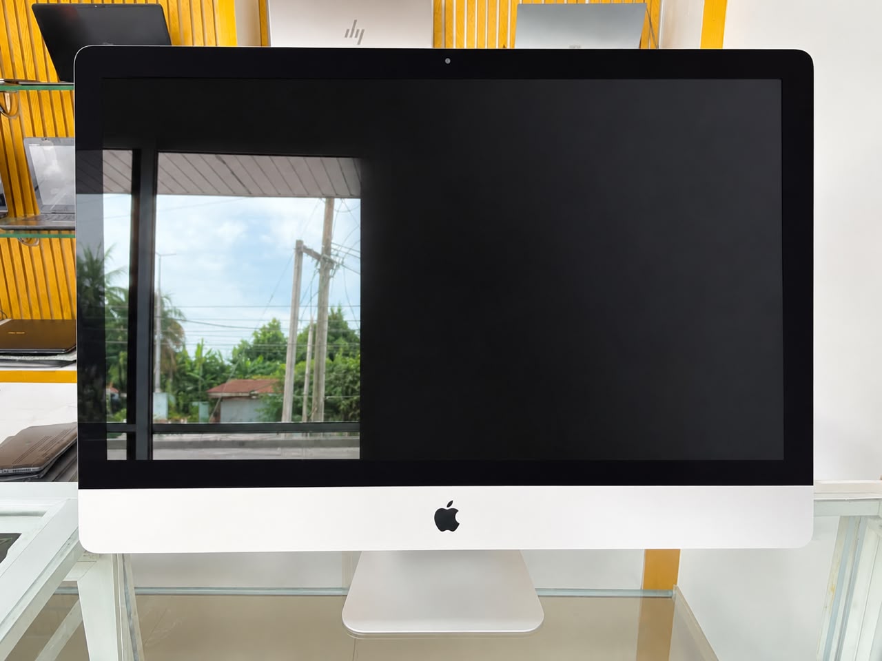iMac (Retina 5K, 27-inch, 2017), 4.2 GHz Quad-Core Intel Core i7, 40 GB DDR4, Radeon Pro 575 4 GB, 512 GB SSD, macOS Sequoia